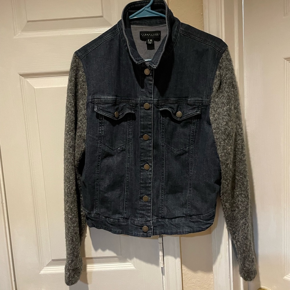 Tinseltown blue and gray dark wash denim jacket sweater sleeves. Size XL.